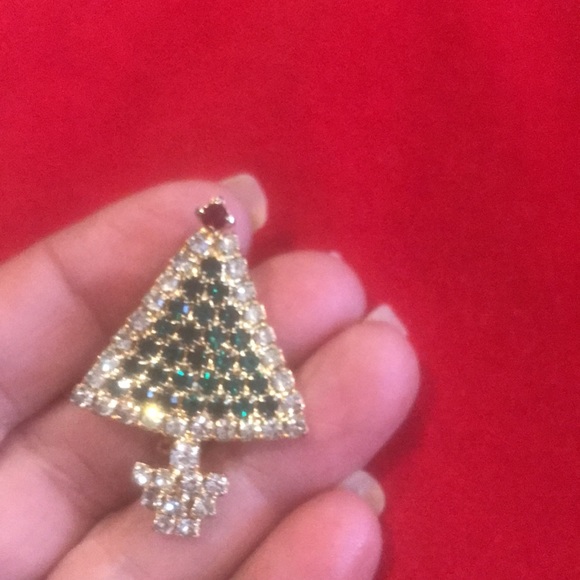 Vintage Jewelry - Vintage rhinestone Christmas tree brooch